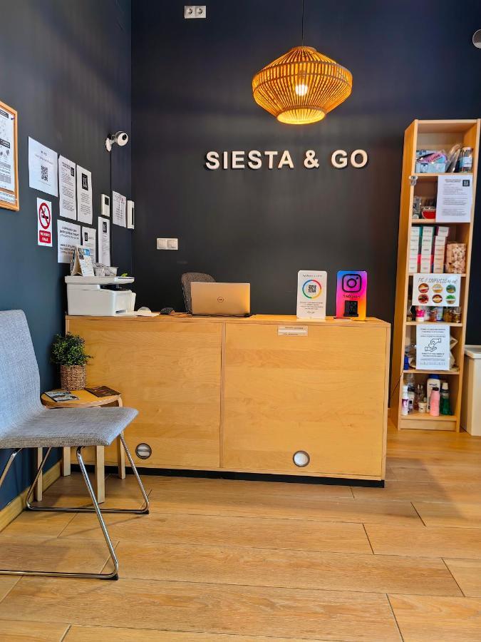 Hostal Siesta & Go Madrid Bagian luar foto